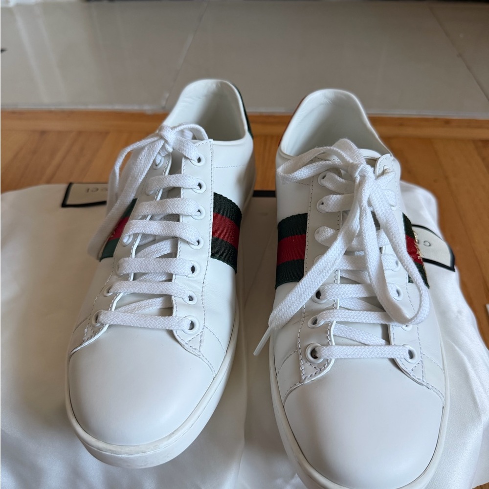 Gucci New Ace Bee Embroidered Sneakers - Picture 8 of 15